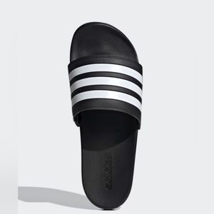 adidas  Black + White slides
Like new condition + Comfortable